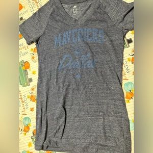Adidas size m v neck Dallas maverick’s t